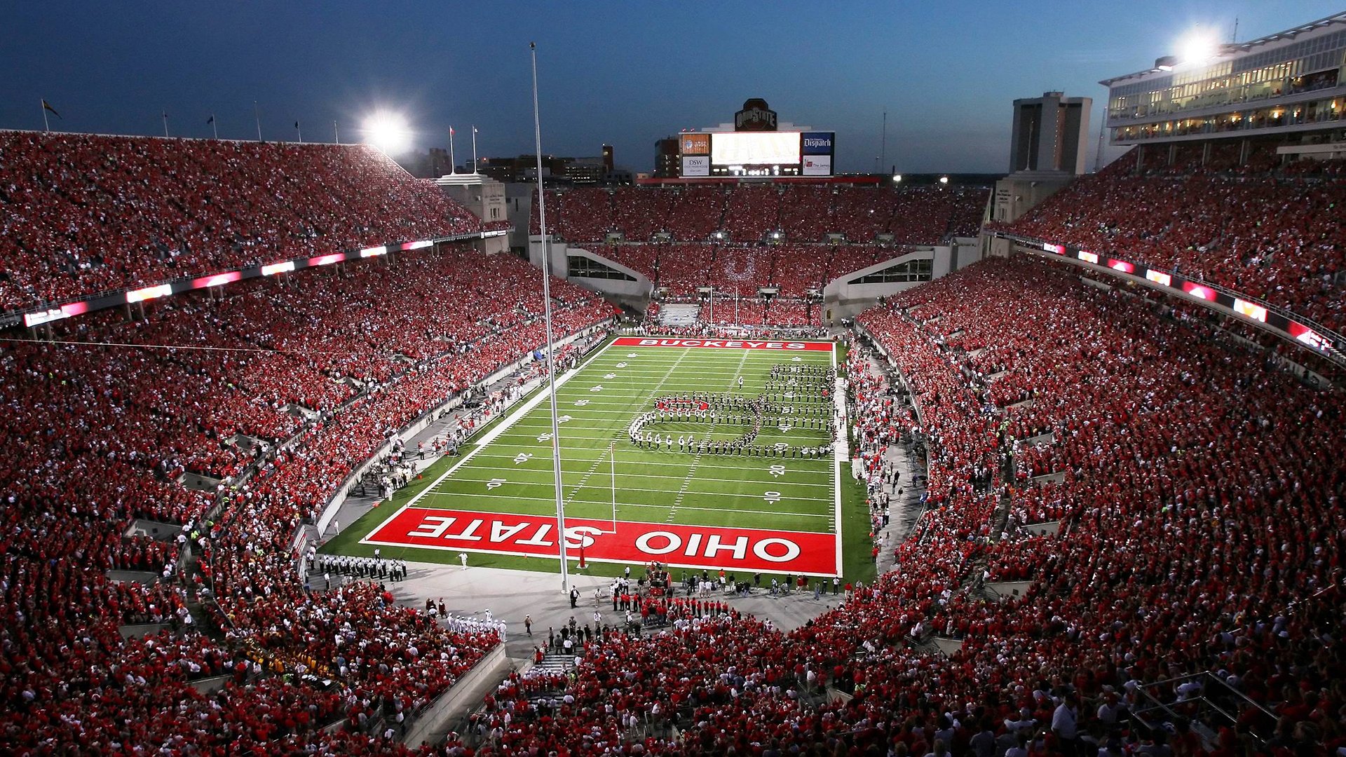 健康足球发展专项政策出台，体育产业持续推动行业升级，足球产业占体育产业比重